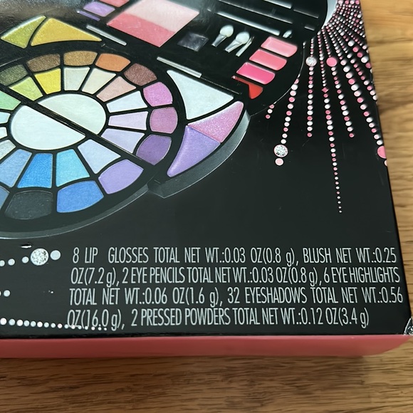 The Color Workshop Beauty land - Picture 2 of 3